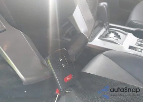 2020 Toyota 4Runner Sr5 Premium z USA, uszkodzony, nr VIN JTEBU5JR3L5769618